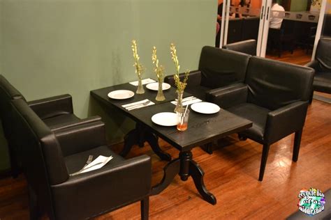 Whitehouse on 84th, Quezon City .